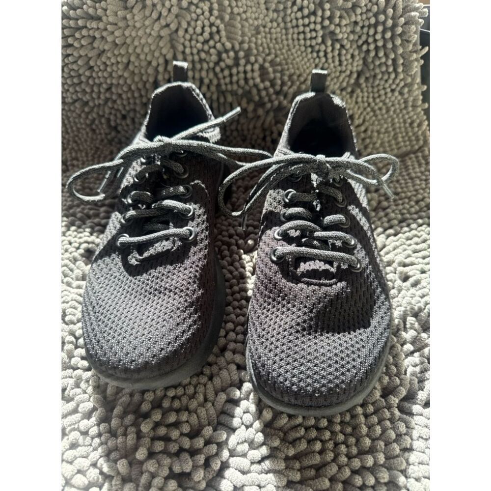 Athletic Works Black Memory Foam Sneakers Size 7W Wide Comfort Knit Lace-Up
